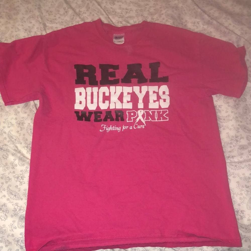 Real Buckeyes Wear Pink T-Shirt Size Medium